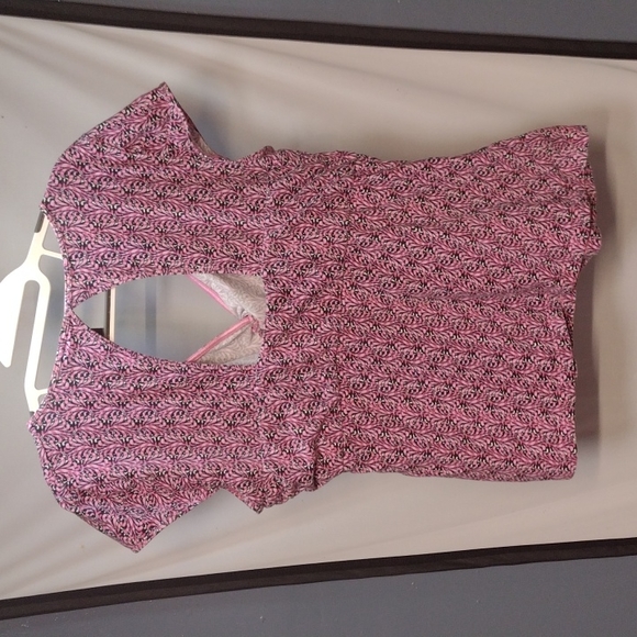 Cute weird top - Picture 5 of 5